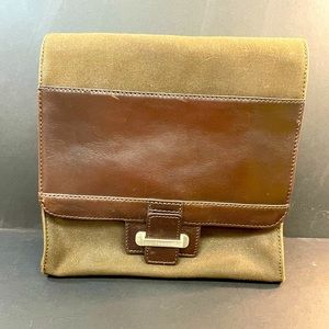 Cutter and Buck hanging toiletries bag